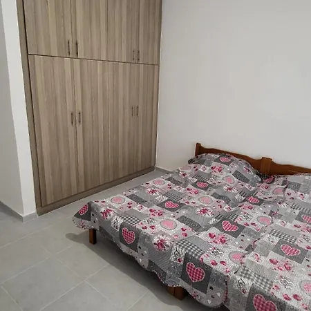 Koliatsou 85 Korinthos * Corinthe