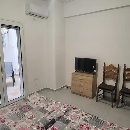 Koliatsou 85 Korinthos